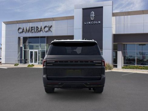 New 2026 Lincoln Navigator Reserve w/ Jet Appearance Package image 5
