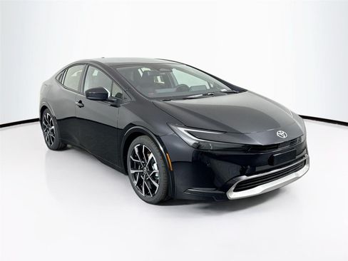 New 2026 Toyota Prius Plug-In Hybrid FWD image 4