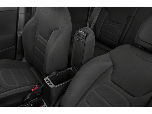Used 2020 Jeep Renegade Latitude w/ Cold Weather Group AWD/4WD image 9