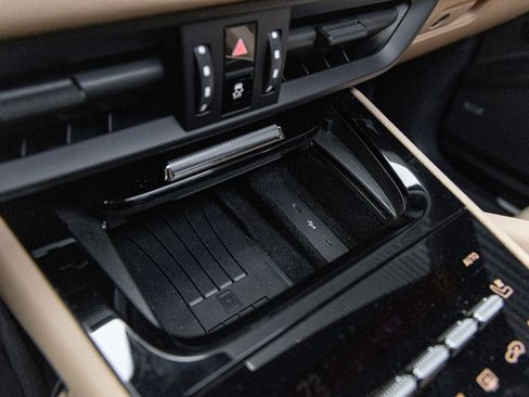 Certified 2025 Porsche Cayenne image 22