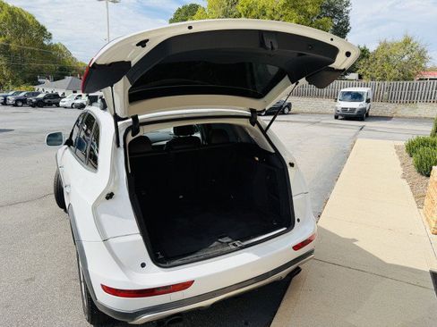 Used 2017 Audi Q5 2.0T Premium Plus w/ Technology Package image 16