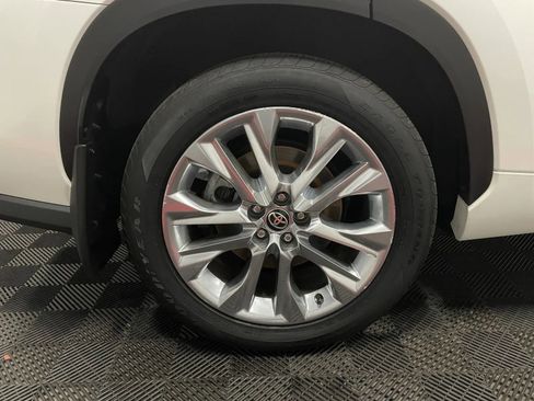 Used 2020 Toyota Highlander Limited image 19