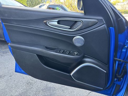 Used 2018 Alfa Romeo Giulia Quadrifoglio w/ Driver Assist Dynamic Package image 19