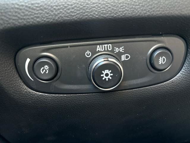Used 2021 Chevrolet Traverse RS AWD/4WD image 26