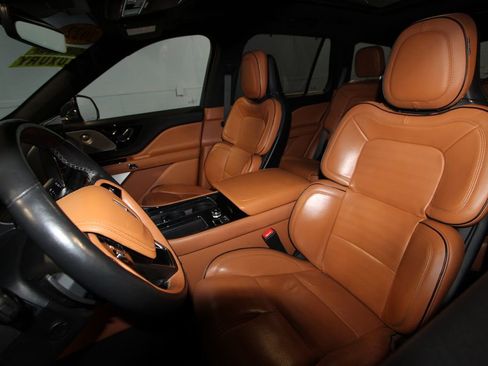 Used 2022 Lincoln Aviator Black Label w/ Dynamic Handling Package image 4