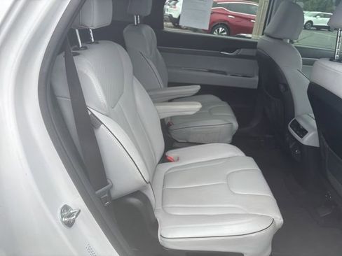 Used 2024 Hyundai Palisade SEL FWD image 17