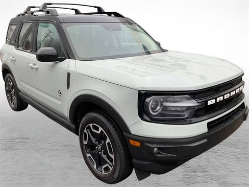 Used 2022 Ford Bronco Sport Outer Banks w/ Tech Package image 8