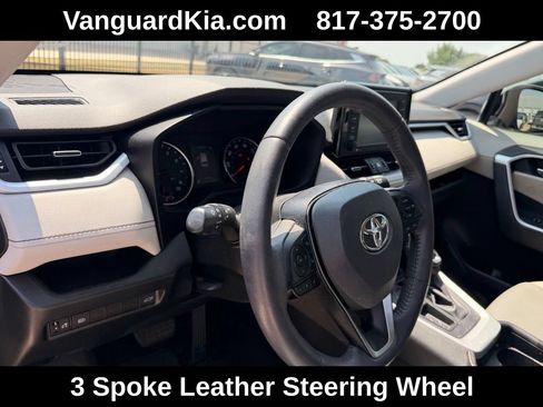 Used 2021 Toyota RAV4 XLE Premium FWD image 14