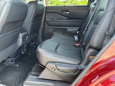 Certified 2023 Nissan Pathfinder SL AWD/4WD image 22