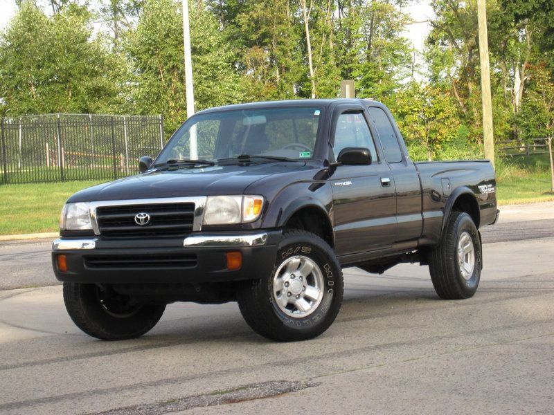 Used 1999 Toyota Tacoma 4x4 Xtracab w/ SR5 Pkg image 3