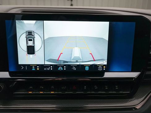 Used 2023 Chevrolet Silverado 1500 ZR2 w/ Technology Package image 22