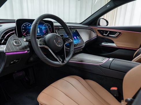 New 2026 Mercedes-Benz E 350 4MATIC Sedan image 12