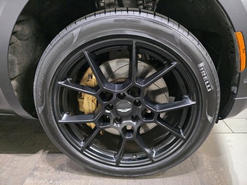 Used 2023 Aston Martin DBX image 4