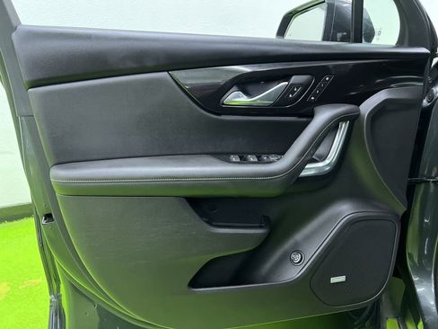 Used 2019 Chevrolet Blazer Premier w/ Driver Confidence II Package FWD image 16