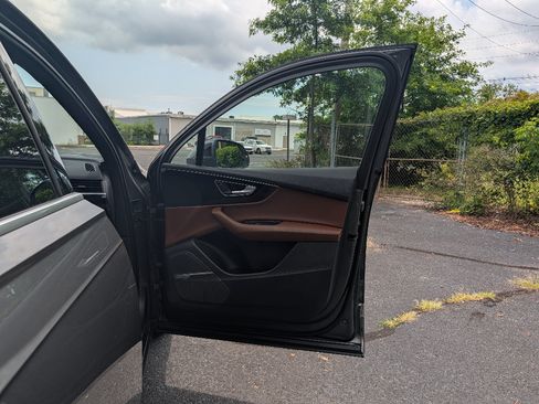 Used 2018 Audi Q7 3.0T Premium Plus w/ Premium Plus Package AWD/4WD image 13