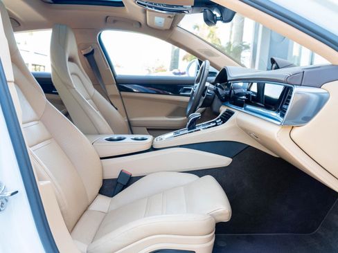 Used 2018 Porsche Panamera 4S image 36