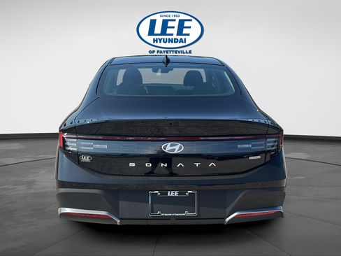 New 2026 Hyundai Sonata Blue FWD image 4