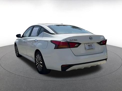 Used 2025 Nissan Altima 2.5 SV image 11