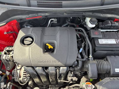 Used 2025 Kia Soul LX w/ LX Technology Package FWD image 30