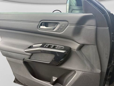 New 2026 Nissan Pathfinder Platinum AWD/4WD image 28