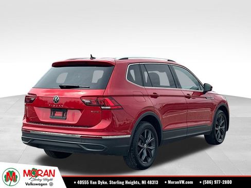 Used 2024 Volkswagen Tiguan SE AWD/4WD image 4