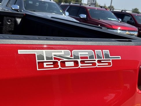 New 2026 Chevrolet Silverado 1500 Custom Trail Boss w/ LPO, Dark Essentials Package AWD/4WD image 13