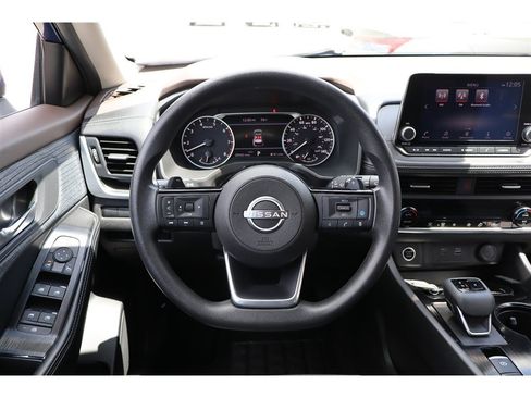 Used 2023 Nissan Rogue SV AWD/4WD image 24