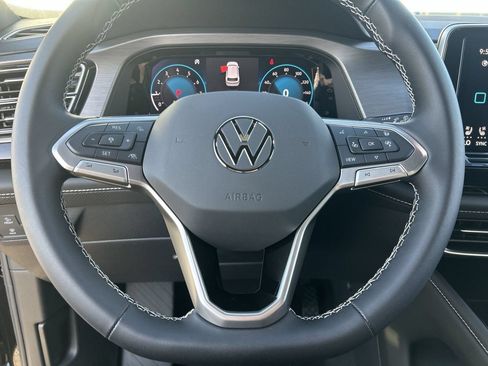 New 2026 Volkswagen Atlas Cross Sport SE FWD image 19