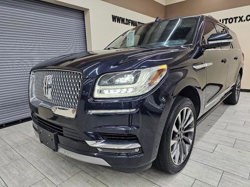 Used 2021 Lincoln Navigator L Reserve image 2