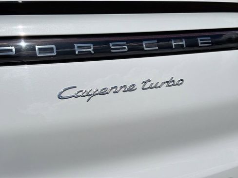Used 2020 Porsche Cayenne Turbo image 15