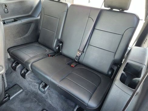 Used 2020 Chevrolet Traverse LT image 31