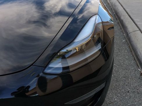 Used 2023 Tesla Model 3 Performance image 10