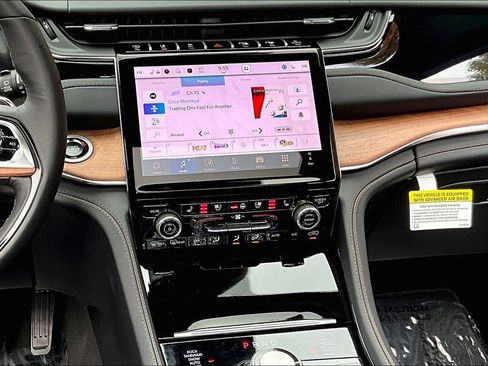 New 2025 Jeep Grand Cherokee Summit image 7