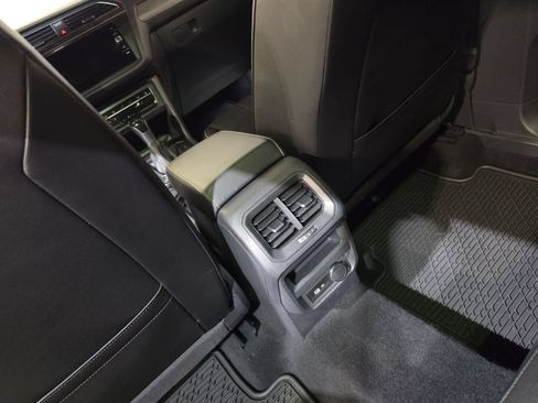 Used 2022 Volkswagen Tiguan SE R-Line AWD/4WD image 22