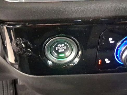 Used 2024 GMC Sierra 1500 SLE image 30