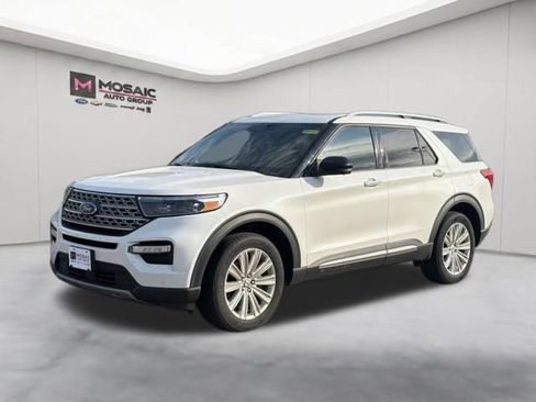 Used 2021 Ford Explorer Limited w/ Equipment Group 301A AWD/4WD image 4