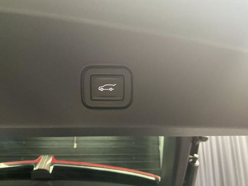 Used 2024 Cadillac Lyriq Luxury image 13