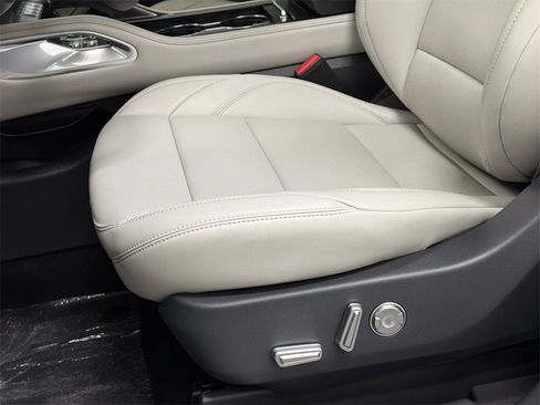 New 2026 Lincoln Nautilus Premier image 17