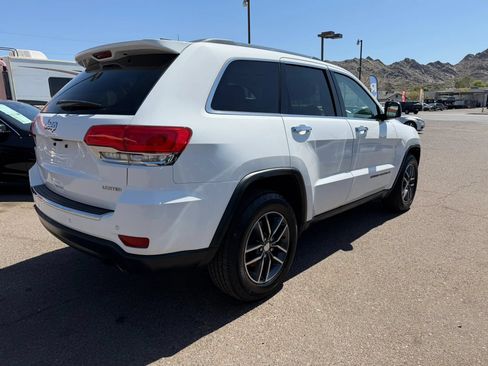 Used 2017 Jeep Grand Cherokee Limited w/ Luxury Group II RWD image 4