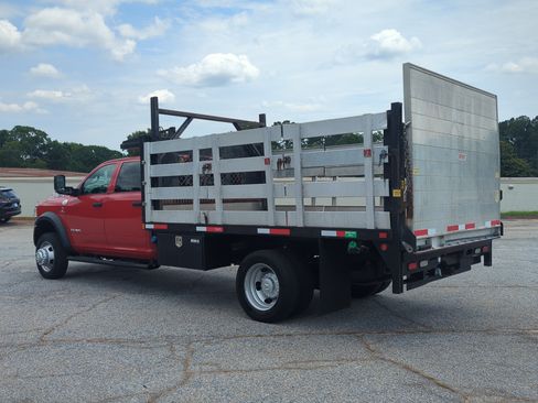 Used 2022 RAM 5500 Tradesman w/ Chrome Appearance Group RWD image 5