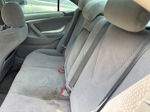 Used 2010 Toyota Camry LE FWD image 12