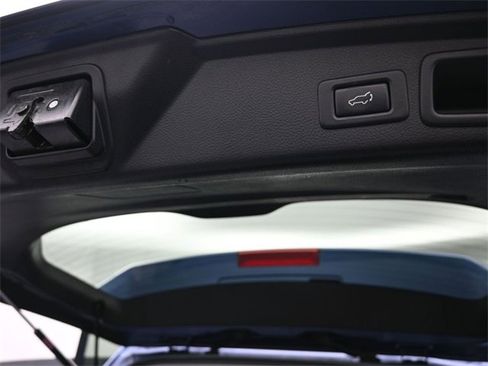 Used 2014 Subaru Forester 2.5i Limited image 16