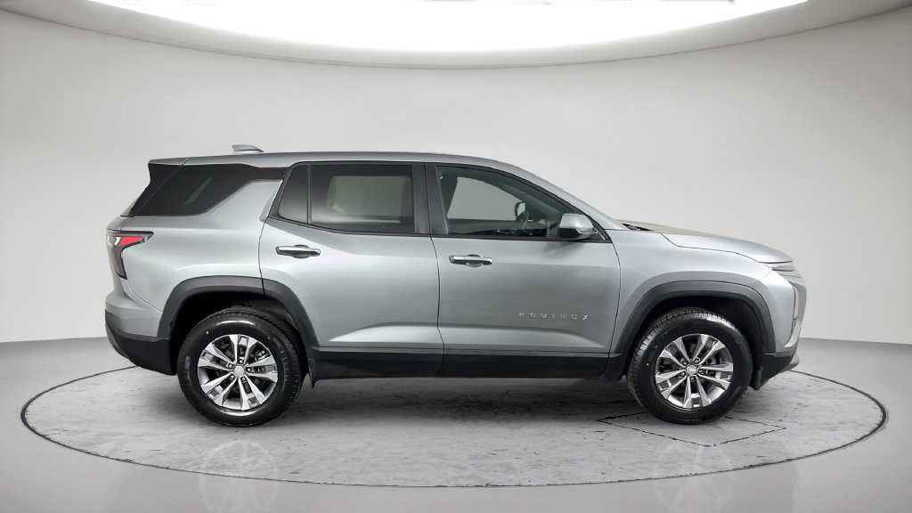 Used 2025 Chevrolet Equinox LT AWD/4WD image 6