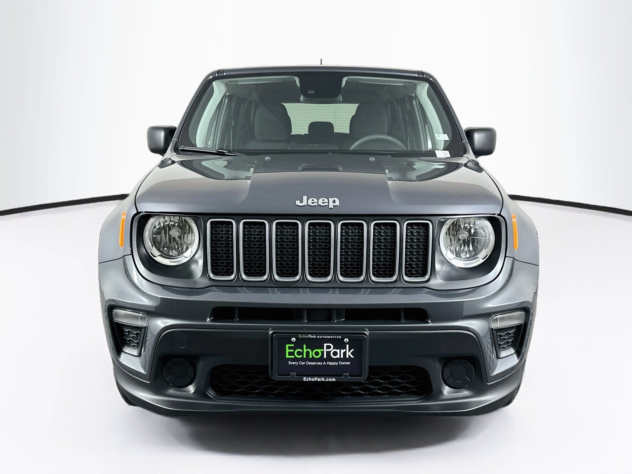 Used 2023 Jeep Renegade Latitude AWD/4WD image 2