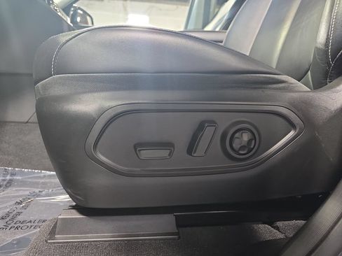 Used 2022 Jeep Grand Cherokee L Limited AWD/4WD image 30