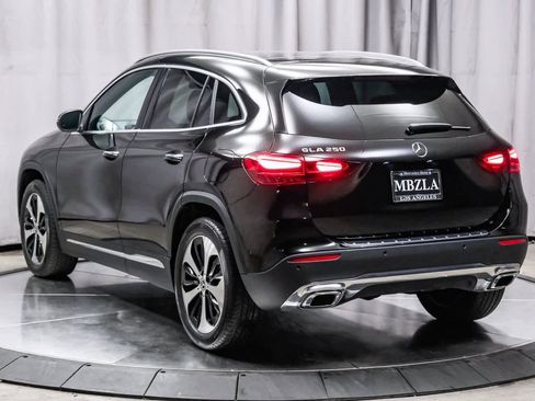 Certified 2025 Mercedes-Benz GLA 250 image 2