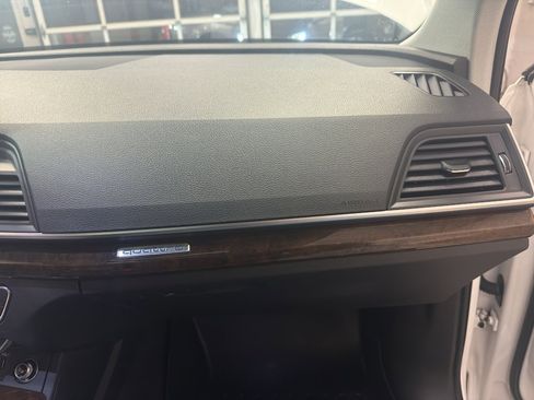 Used 2018 Audi Q5 2.0T Premium Plus w/ Premium Plus Package image 24