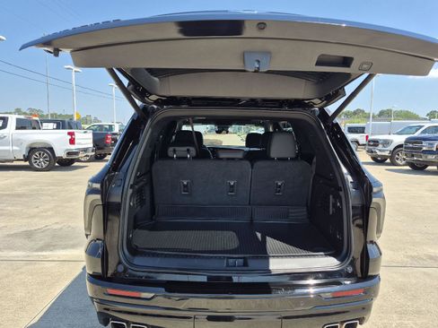 Used 2024 Chevrolet Traverse RS w/ LPO, Floor Liner Package FWD image 14