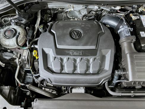 Used 2021 Volkswagen Tiguan SEL Premium R-Line image 34