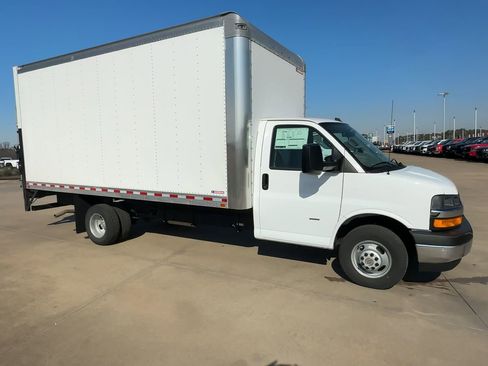 New 2025 Chevrolet Express 3500 w/ Power Convenience Package image 24